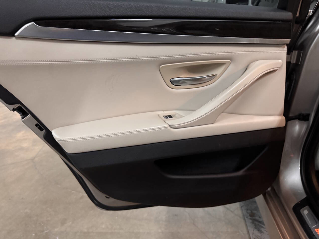 Used 2016 BMW 535i Sedan image 25