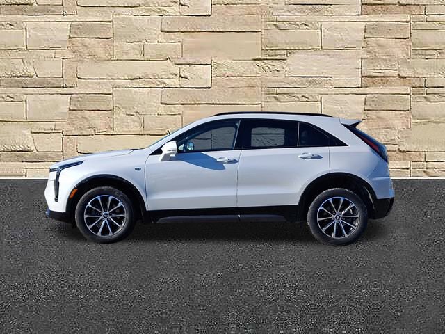Used 2024 Cadillac XT4 Sport image 2