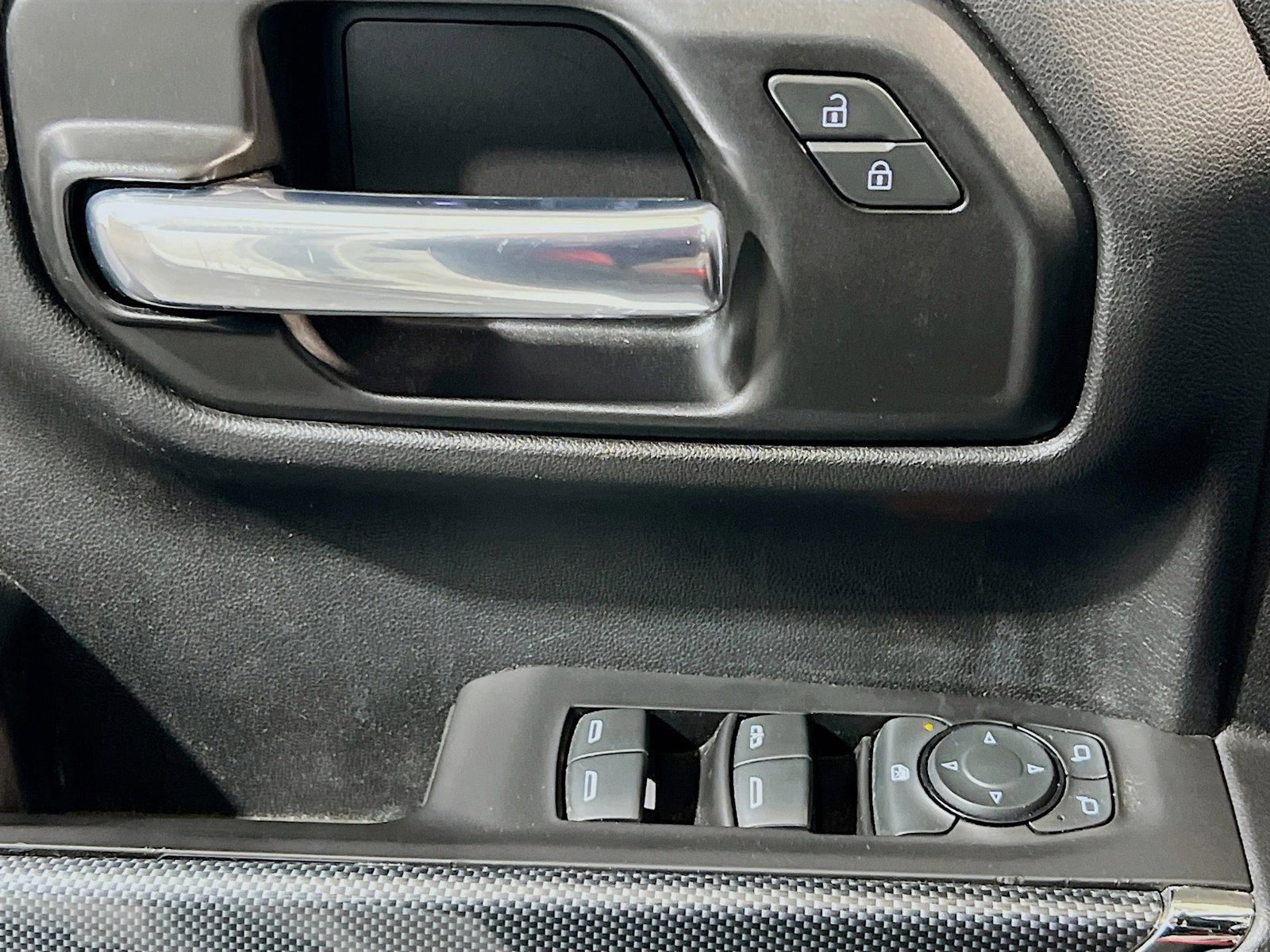 Used 2020 Chevrolet Silverado 1500 Custom w/ Custom Value Package image 13