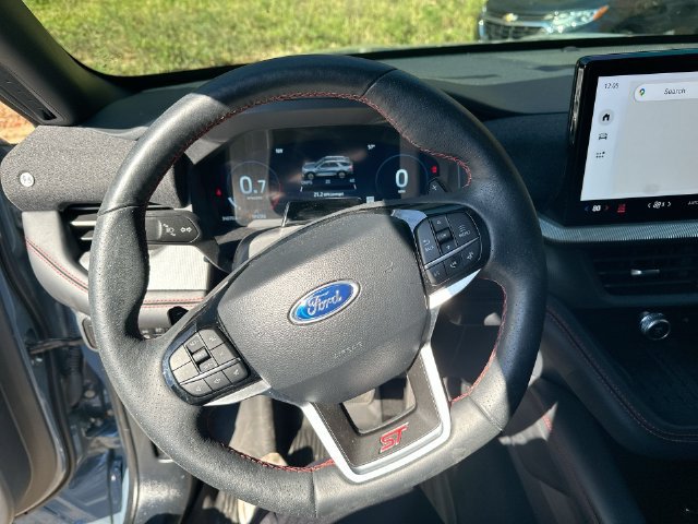 Used 2025 Ford Explorer ST AWD/4WD image 22