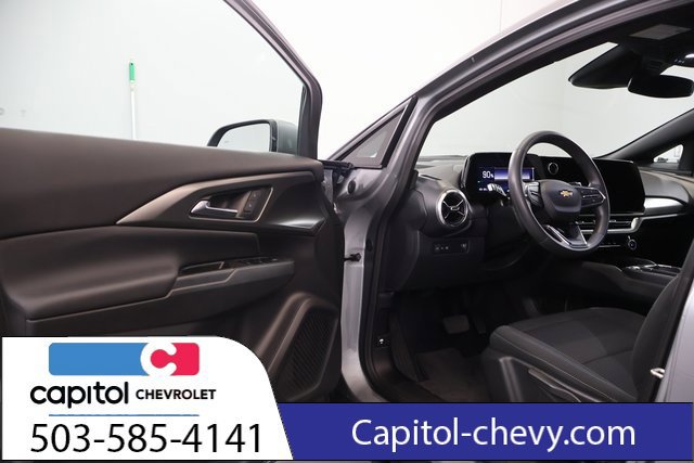 Used 2025 Chevrolet Equinox EV LT FWD image 9