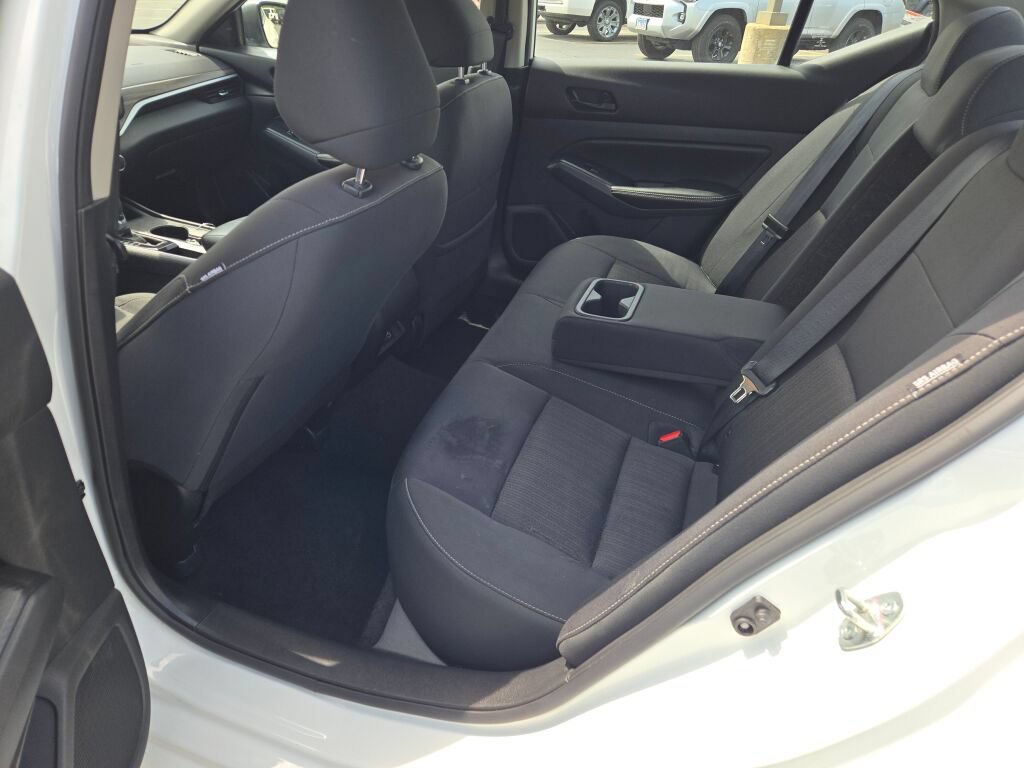 Used 2025 Nissan Altima 2.5 SV FWD image 20