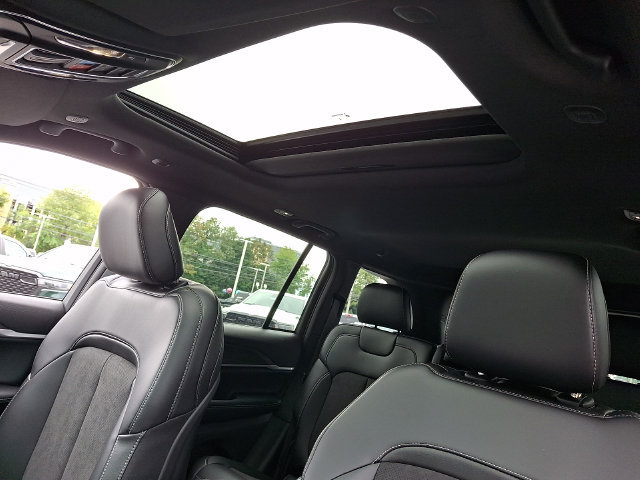 New 2027 Jeep Grand Cherokee Altitude AWD/4WD image 10