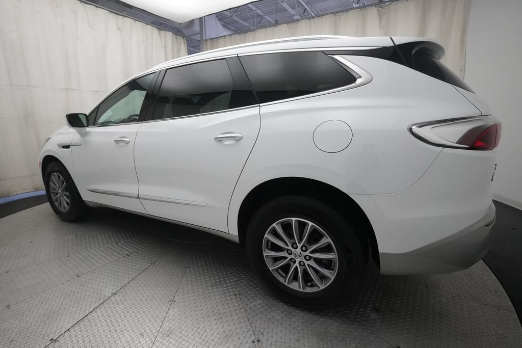 Used 2023 Buick Enclave Essence AWD/4WD image 34