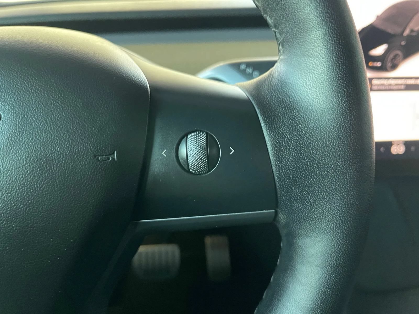 Used 2022 Tesla Model Y Performance AWD/4WD image 32