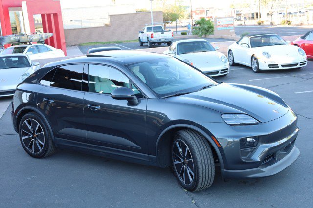 Used 2025 Porsche Macan 4 Electric AWD/4WD image 11