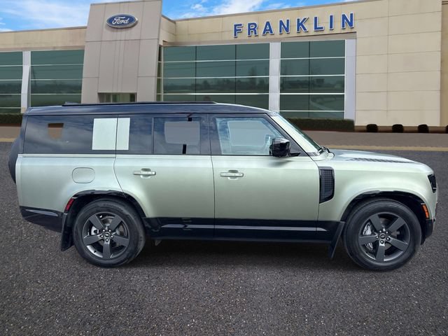 Used 2025 Land Rover Defender 130 X-Dynamic SE AWD/4WD image 8