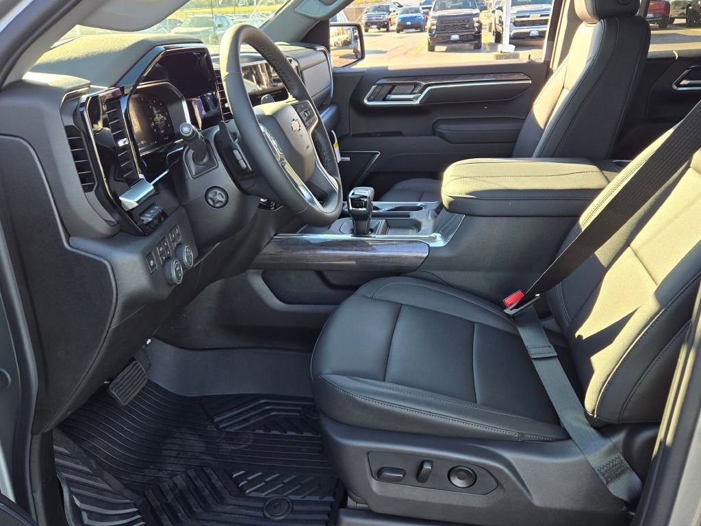 New 2026 Chevrolet Silverado 1500 LTZ w/ LTZ Premium Package image 18