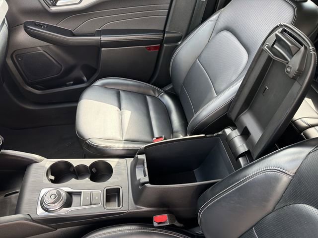 Used 2025 Ford Escape Platinum AWD/4WD image 23