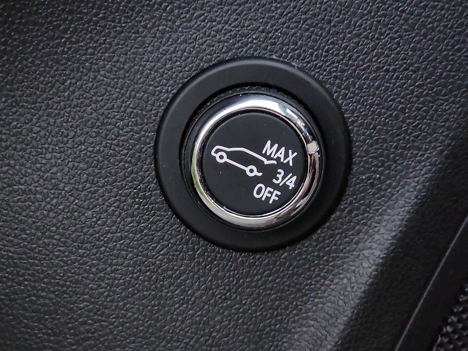 Used 2023 Buick Envision Essence w/ Sport Touring Package image 27