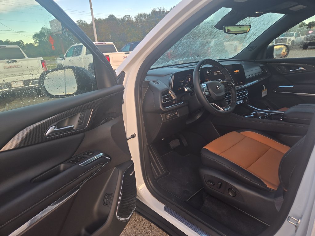 New 2027 Chevrolet Traverse Z71 w/ Enhanced Driving Package AWD/4WD image 6