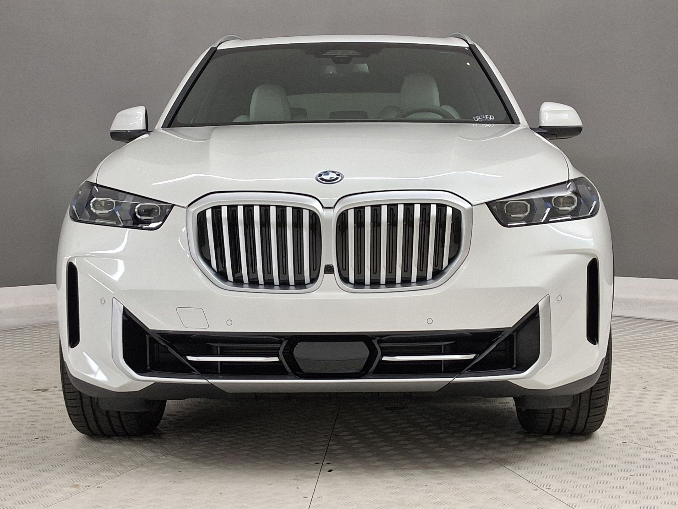 New 2026 BMW X5 xDrive50e AWD/4WD image 4