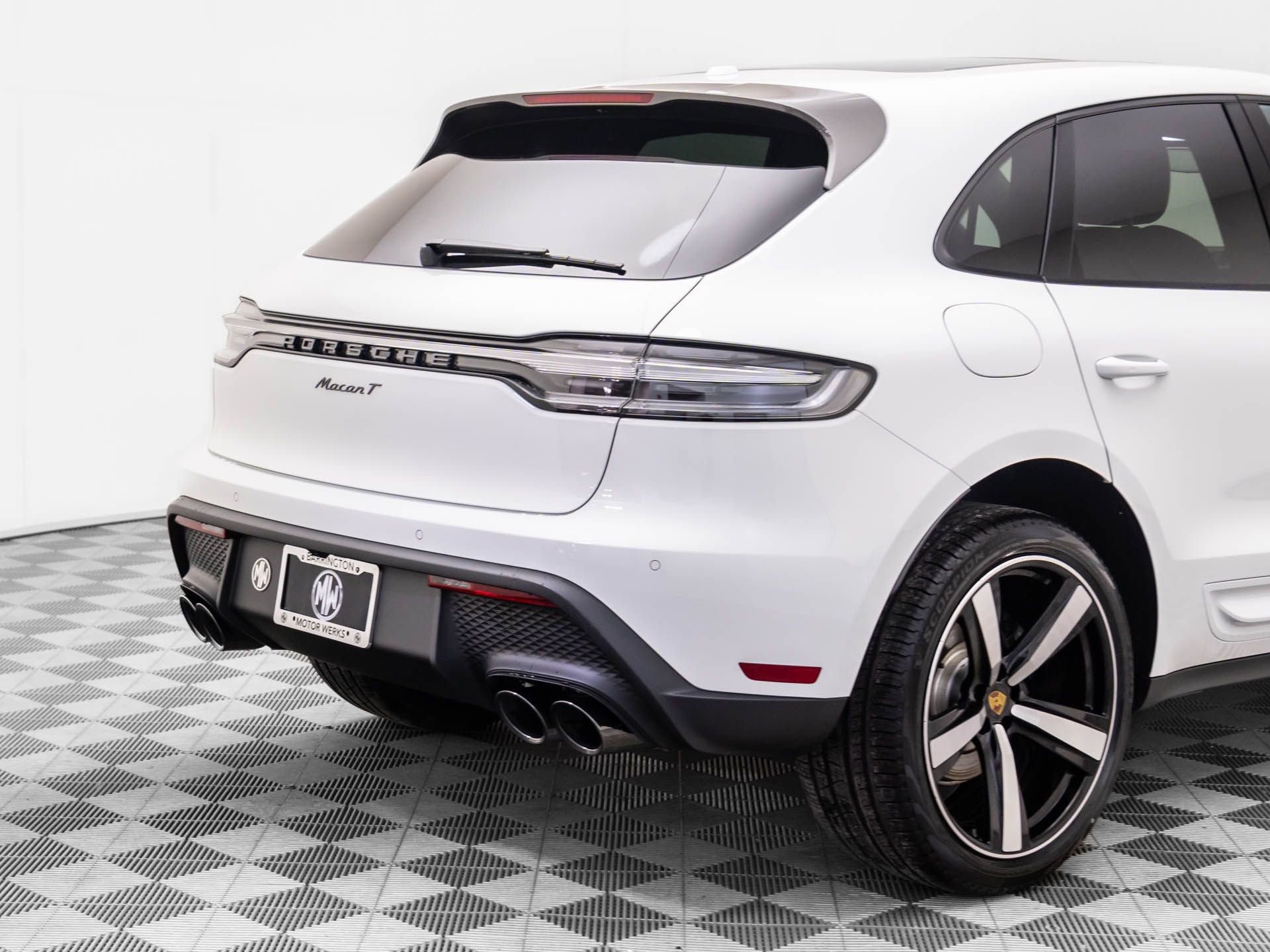 New 2026 Porsche Macan Turbo AWD/4WD image 34