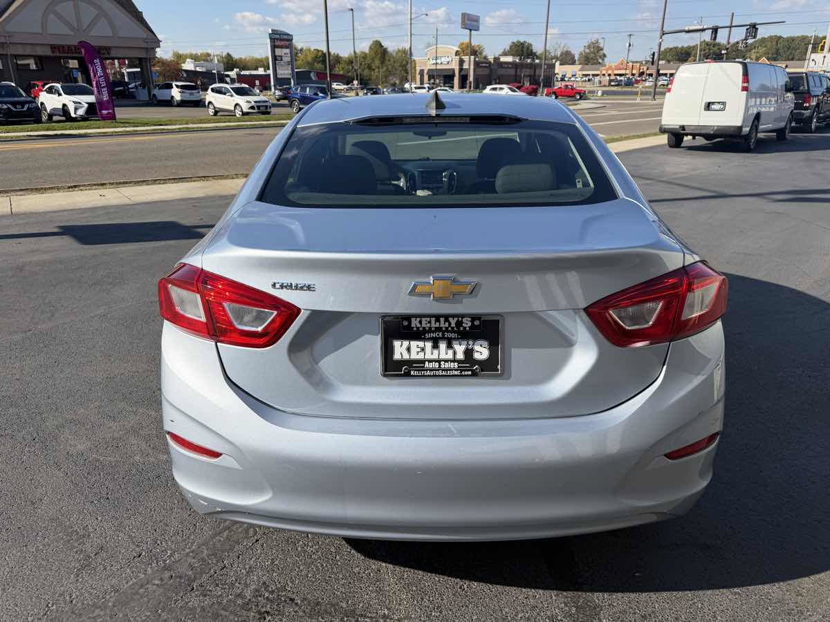 Used 2017 Chevrolet Cruze LS FWD image 4