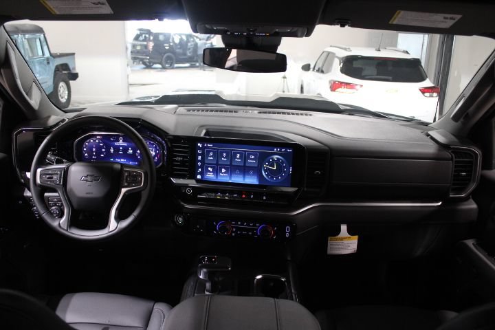 New 2026 Chevrolet Silverado 1500 LT Trail Boss w/ Convenience Package II AWD/4WD image 3