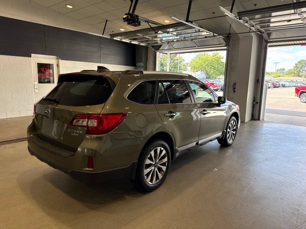Used 2017 Subaru Outback 3.6R Touring AWD/4WD image 7