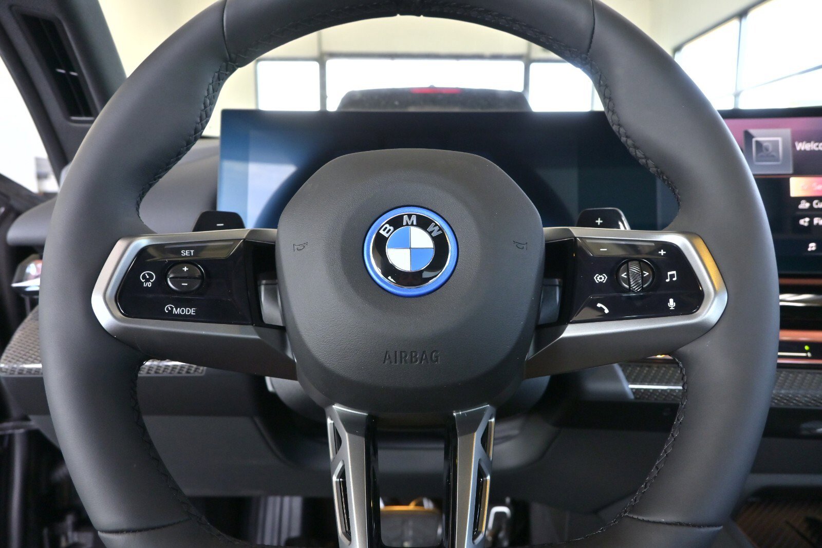 New 2026 BMW 550e xDrive w/ Executive Package image 18