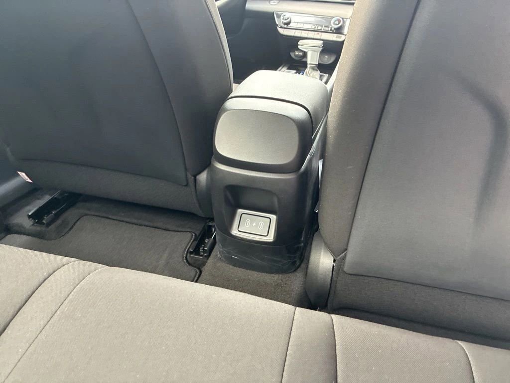 Certified 2025 Hyundai Elantra Hybrid FWD image 13