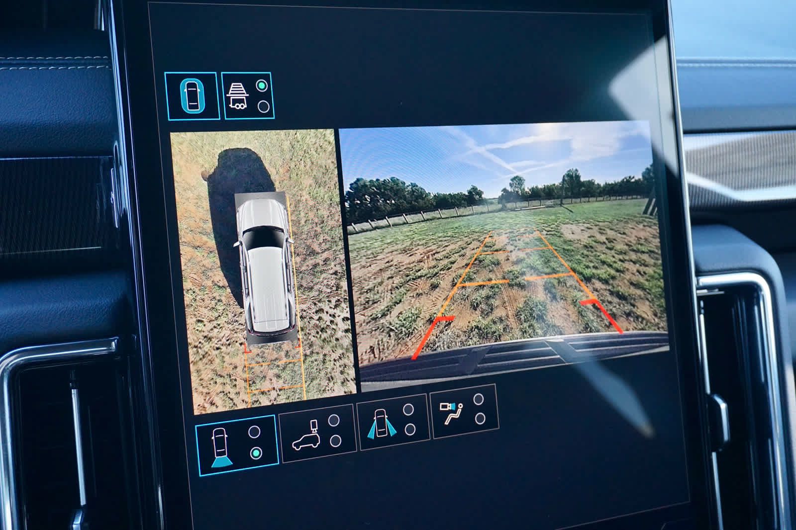 New 2027 GMC Yukon Elevation w/ Technology Package AWD/4WD image 9