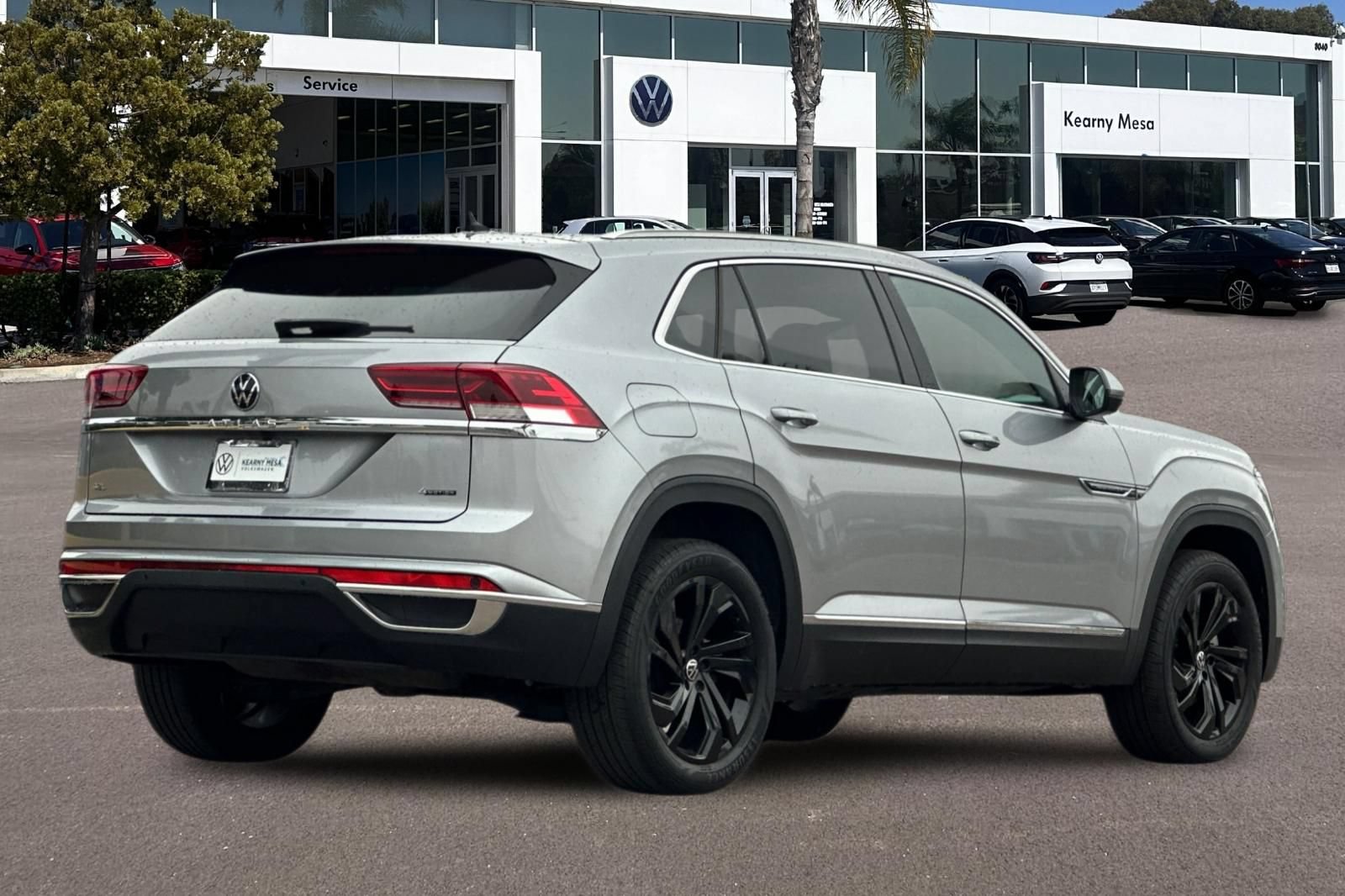 Used 2023 Volkswagen Atlas Cross Sport SEL AWD/4WD image 4