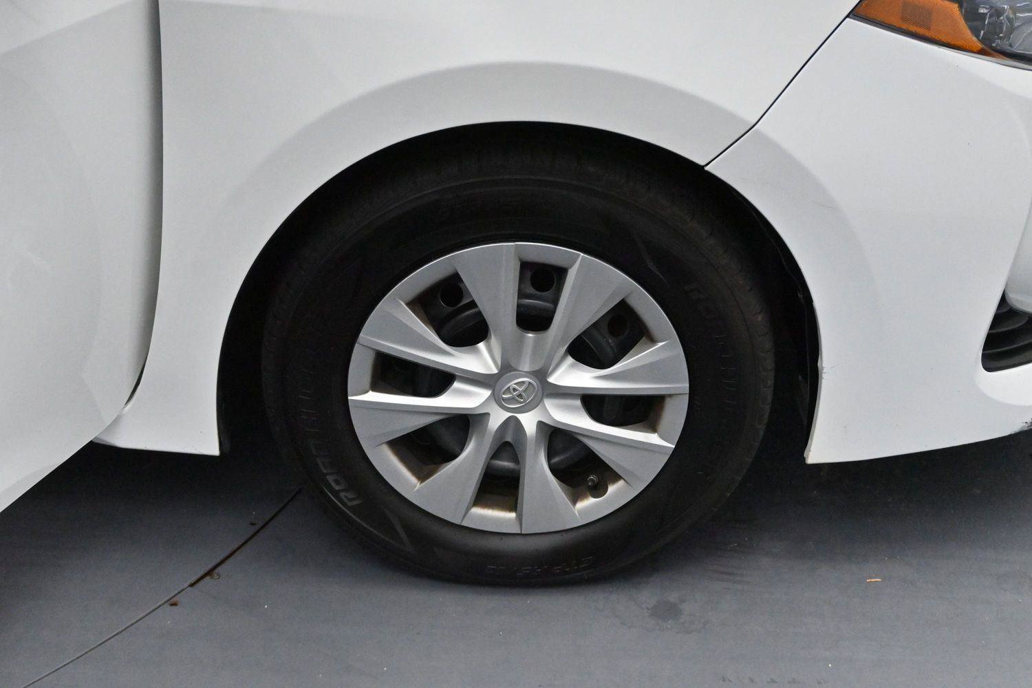 Used 2018 Toyota Corolla L FWD image 28
