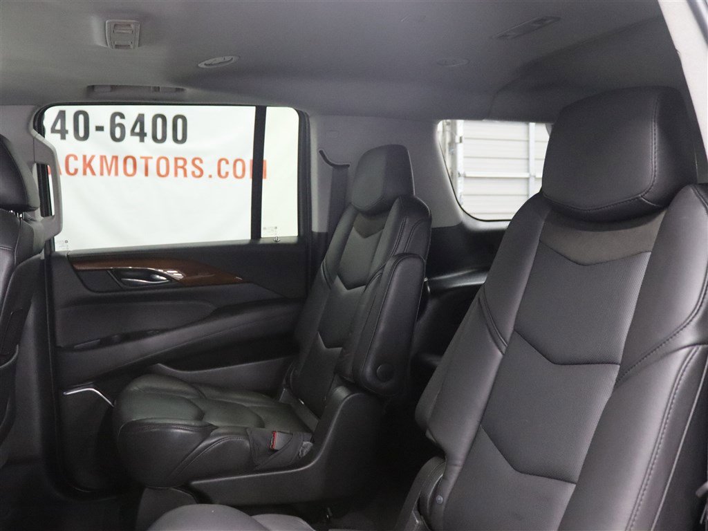Used 2018 Cadillac Escalade ESV Luxury AWD/4WD image 14