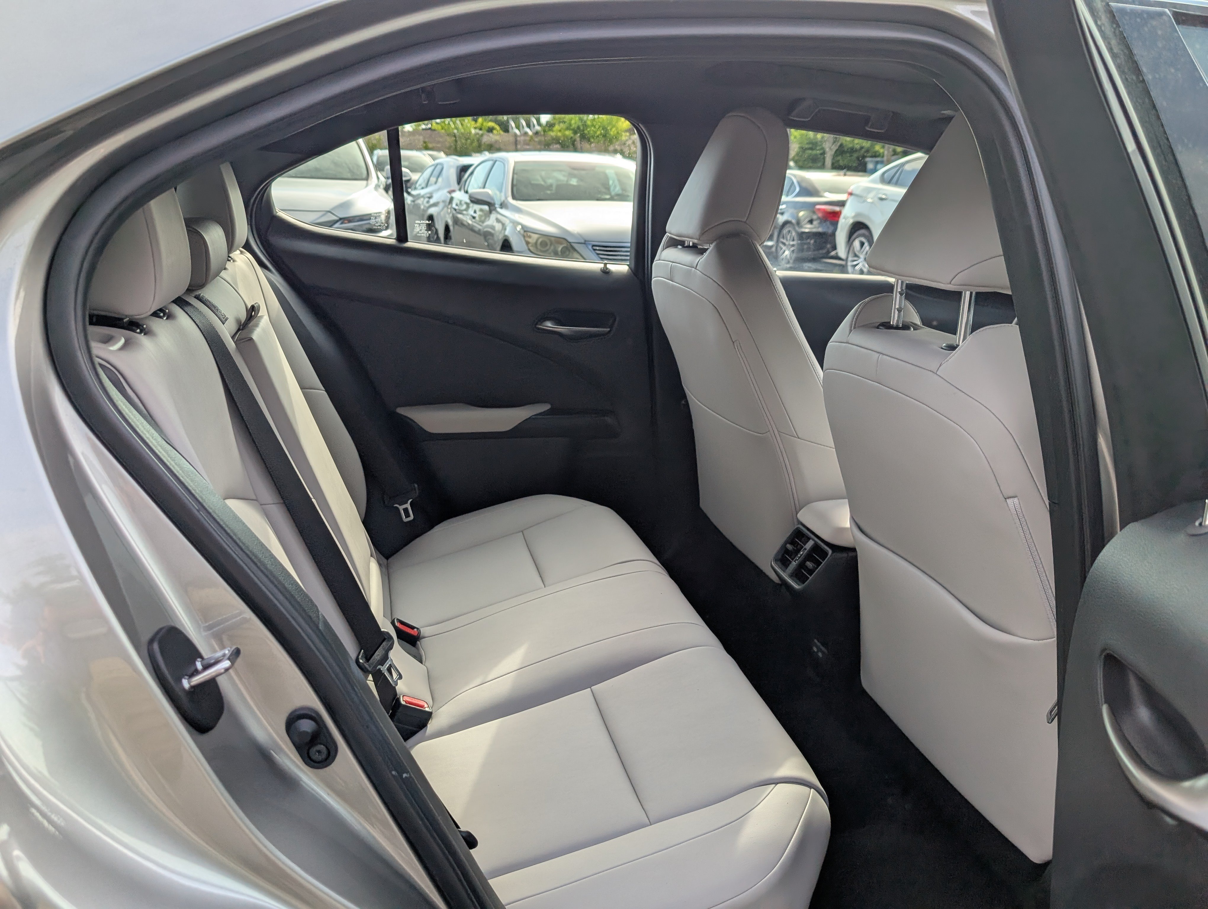 Used 2021 Lexus UX 250h w/ Premium Package AWD/4WD image 10