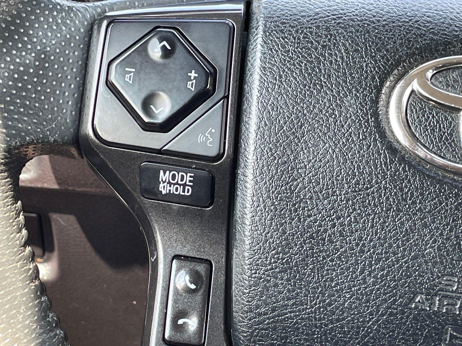 Used 2021 Toyota 4Runner TRD Off-Road AWD/4WD image 13