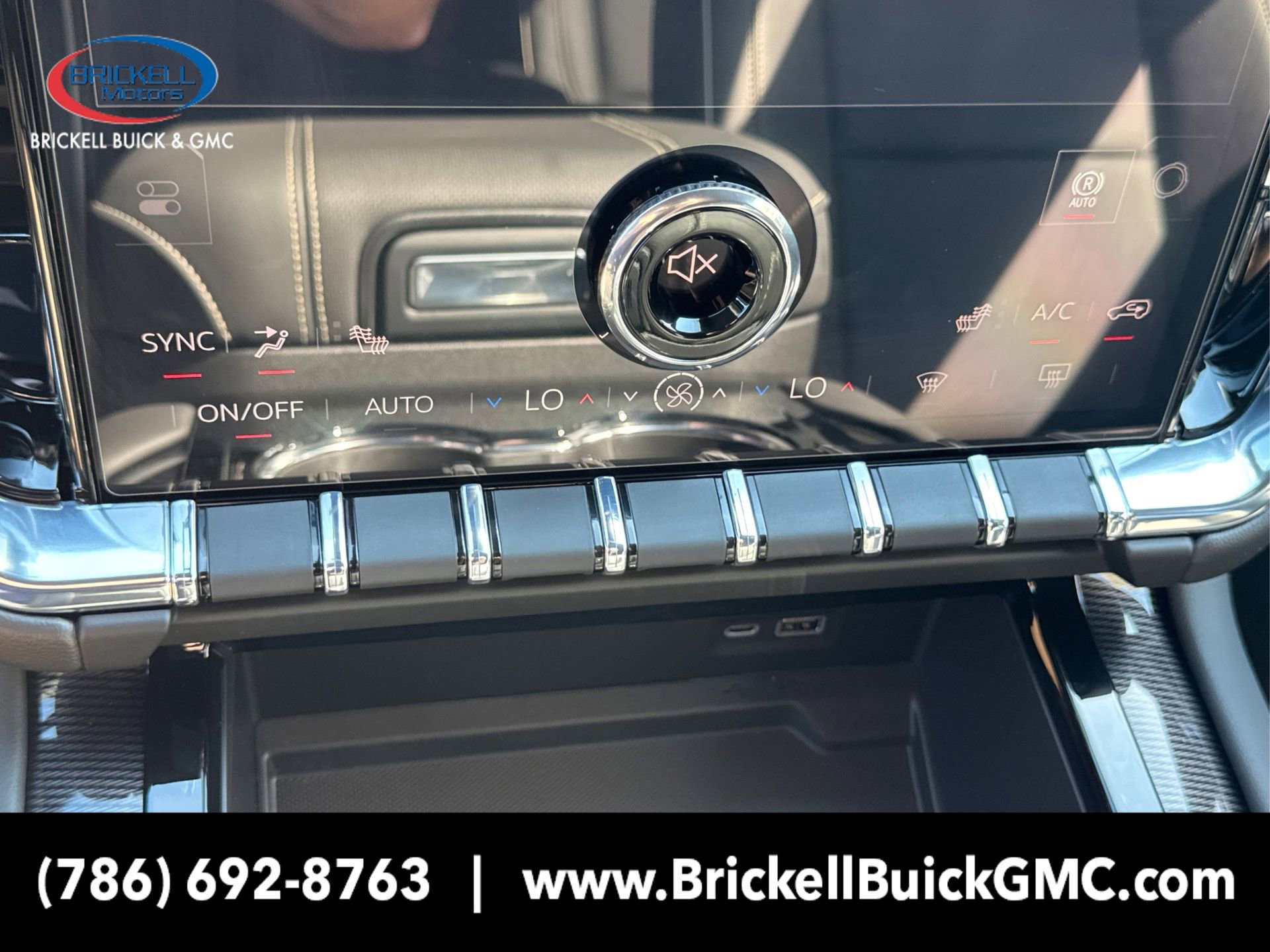 New 2026 GMC Yukon XL Elevation image 28