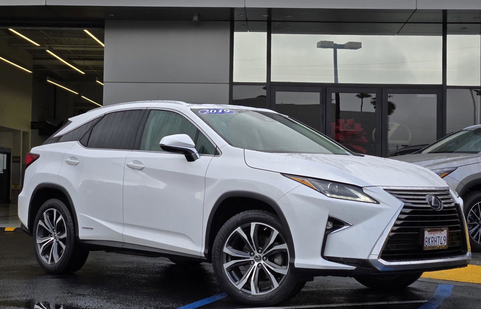 Used 2019 Lexus RX 450h AWD image 1