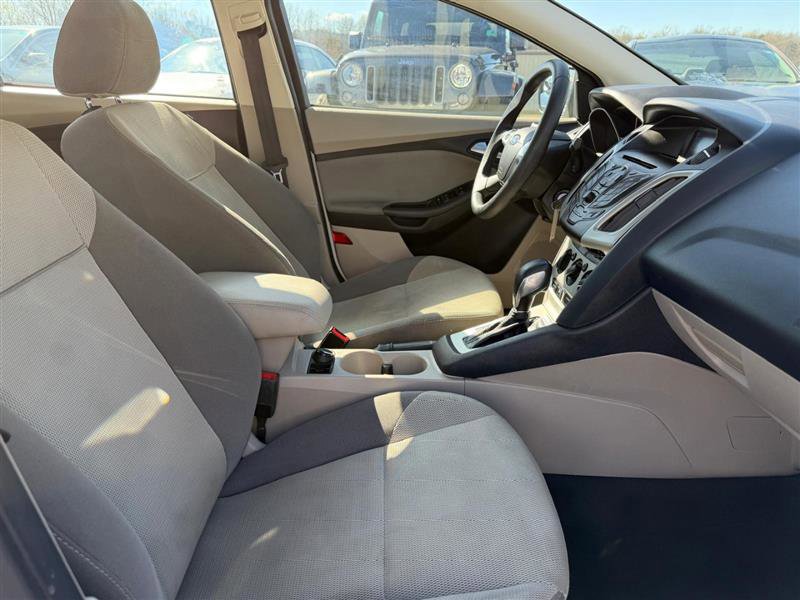 Used 2014 Ford Focus SE FWD image 12