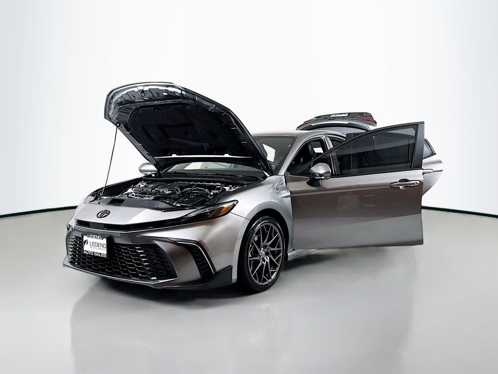Used 2025 Toyota Camry SE FWD image 14