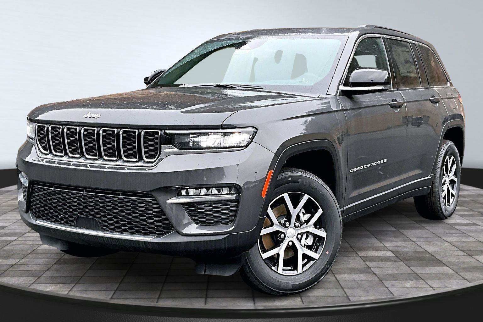 New 2025 Jeep Grand Cherokee Limited w/ Trailer Tow Package image 2