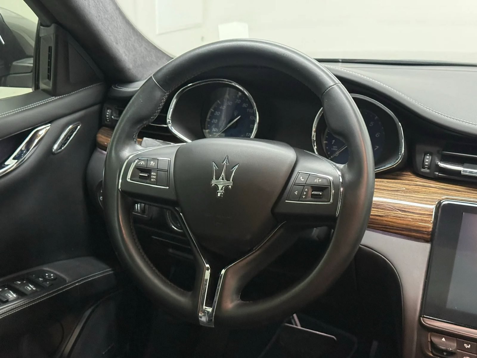 Used 2018 Maserati Quattroporte S GranLusso RWD image 25