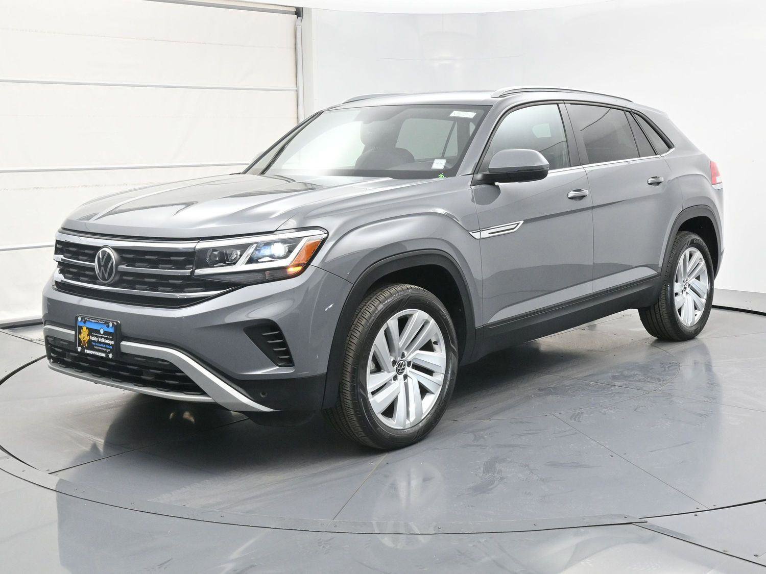 Certified 2022 Volkswagen Atlas Cross Sport SE image 1