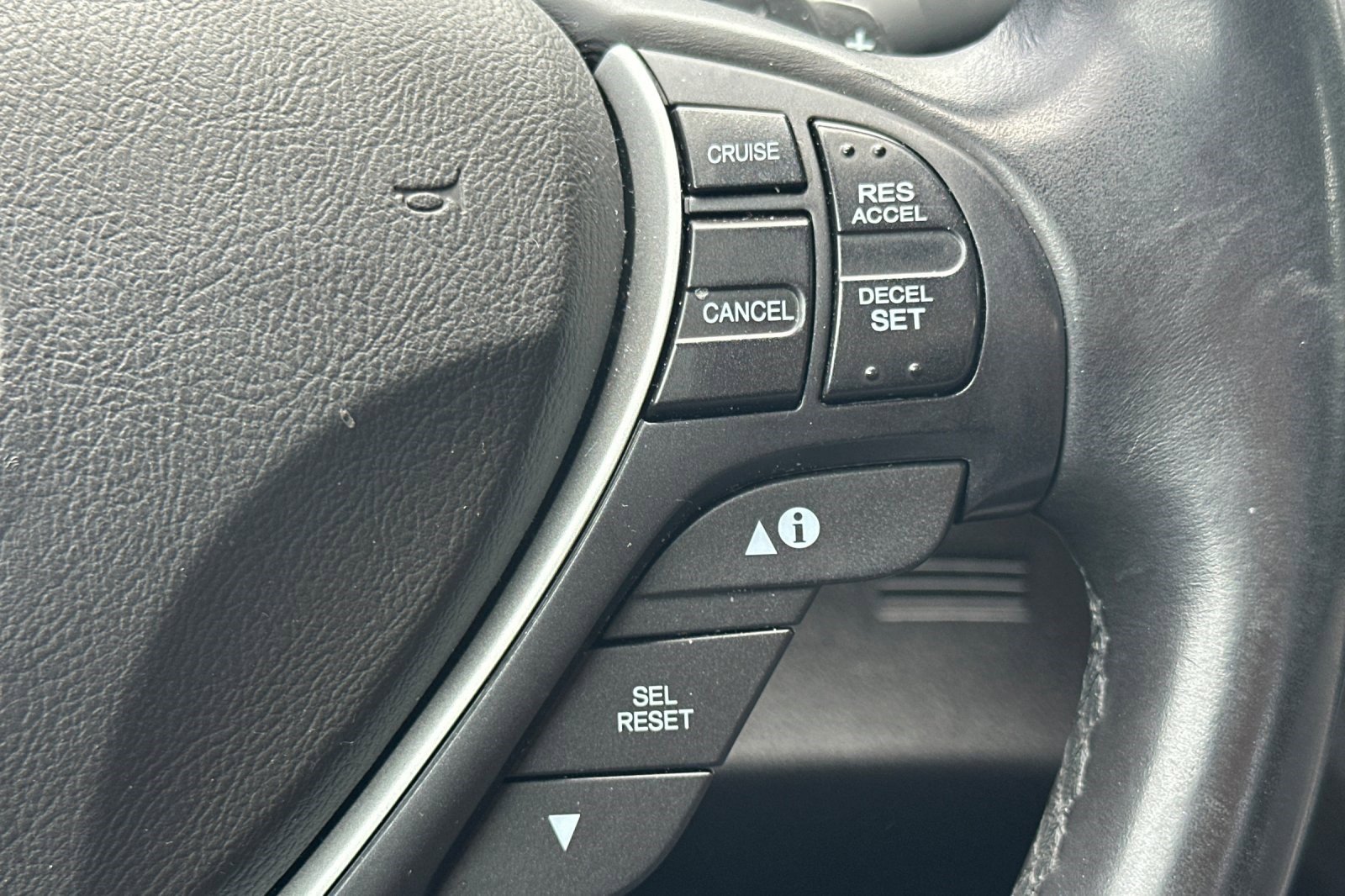 Used 2017 Acura ILX FWD image 27