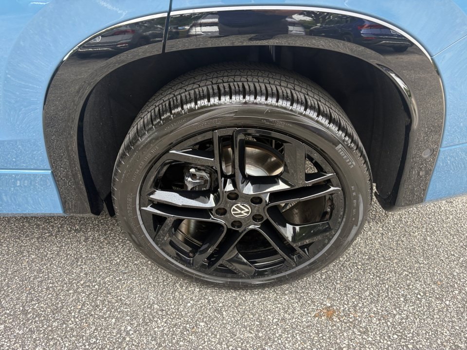 Certified 2026 Volkswagen Tiguan SE R-Line AWD/4WD image 22