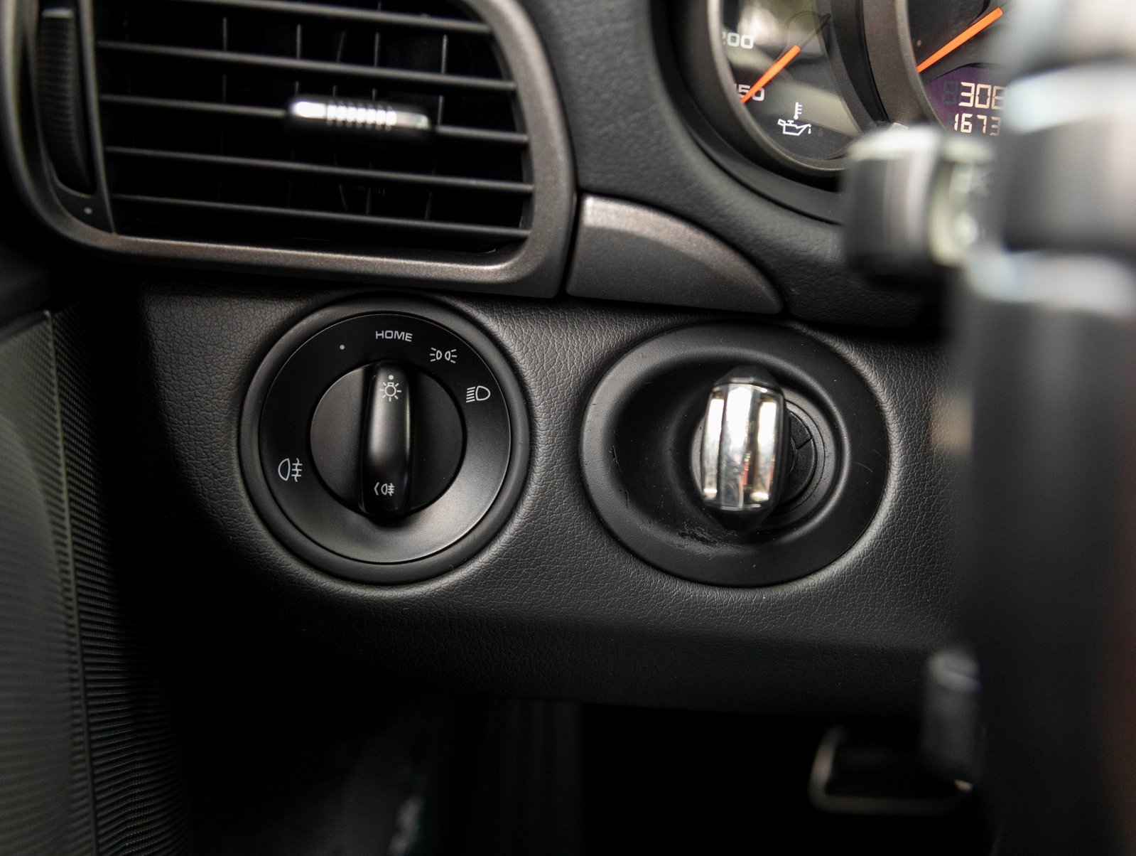 Used 2011 Porsche 911 Carrera image 17