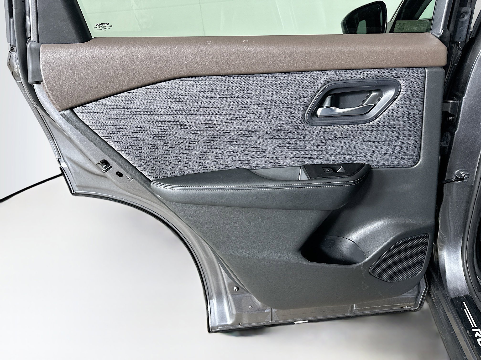 Used 2023 Nissan Rogue SV FWD image 25