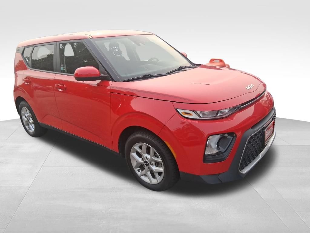 Used 2022 Kia Soul LX w/ Technology Package FWD image 2