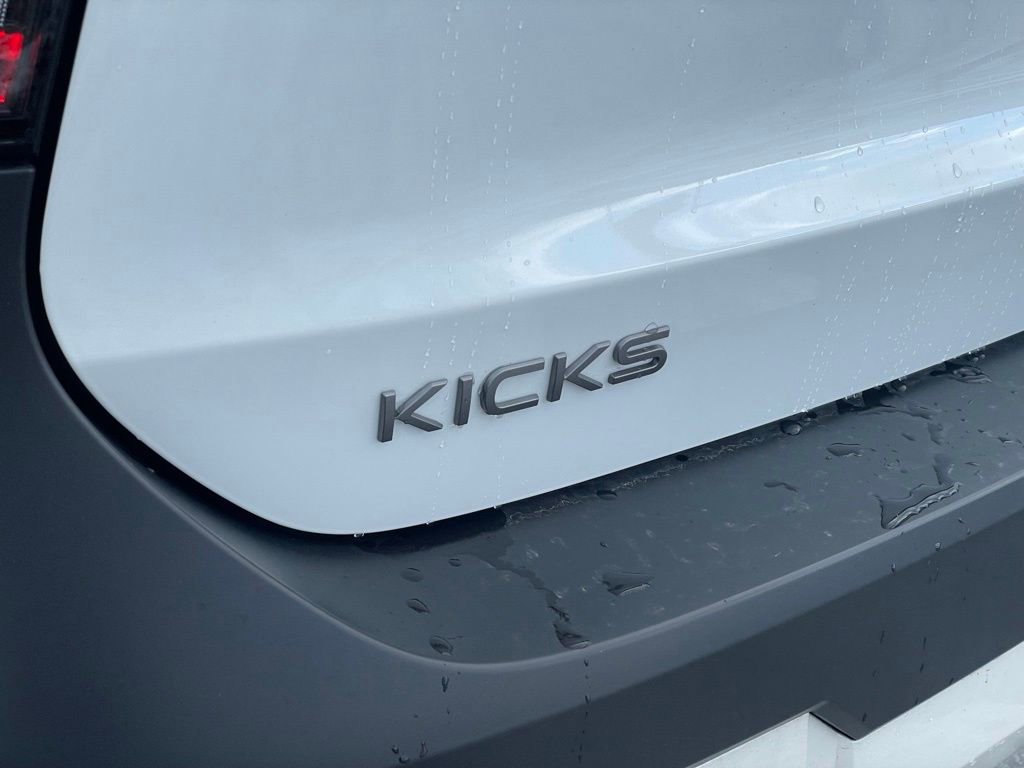 Certified 2025 Nissan Kicks SR w/ SR Premium Package image 25