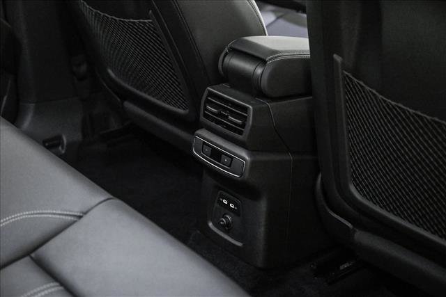 Used 2023 Audi Q4 e-tron Premium Plus w/ Premium Plus image 18