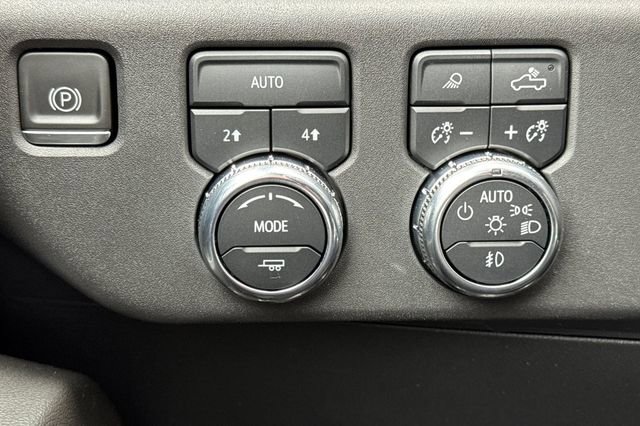 Used 2022 GMC Sierra 1500 SLT w/ SLT Premium Package AWD/4WD image 43