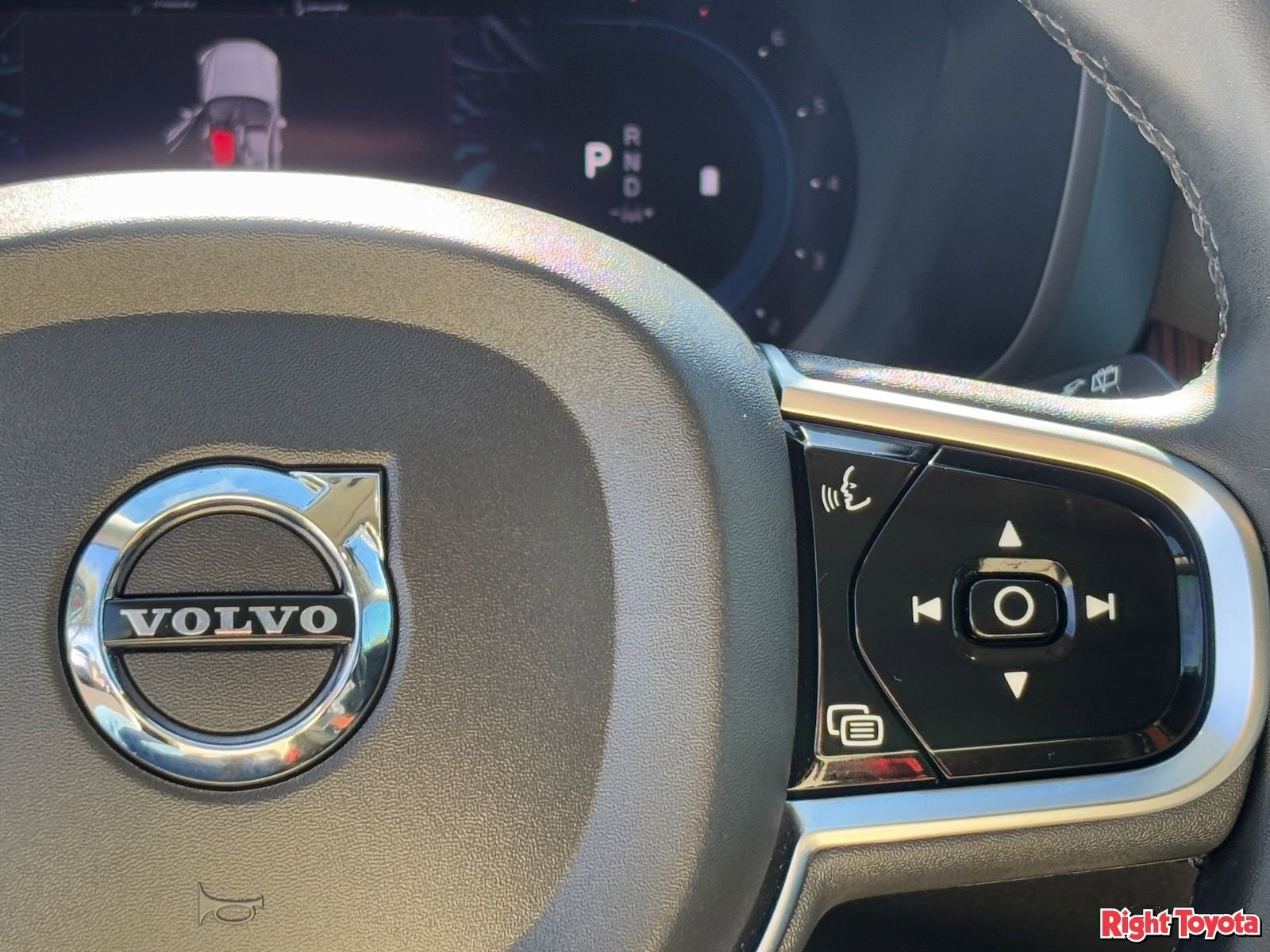 Used 2023 Volvo XC60 B5 Plus w/ Protection Package image 20