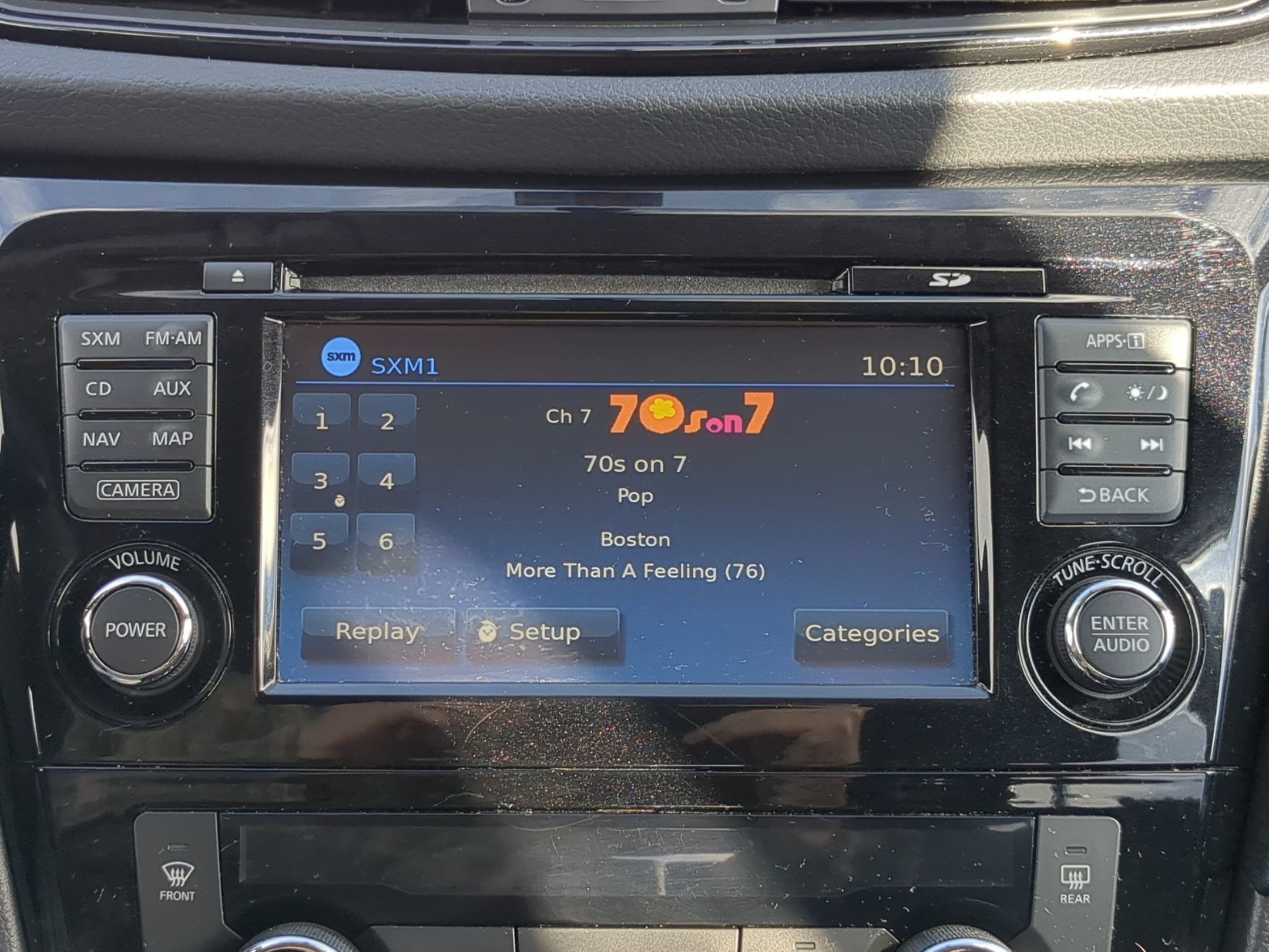 Used 2017 Nissan Rogue SV w/ SV Premium Package image 22