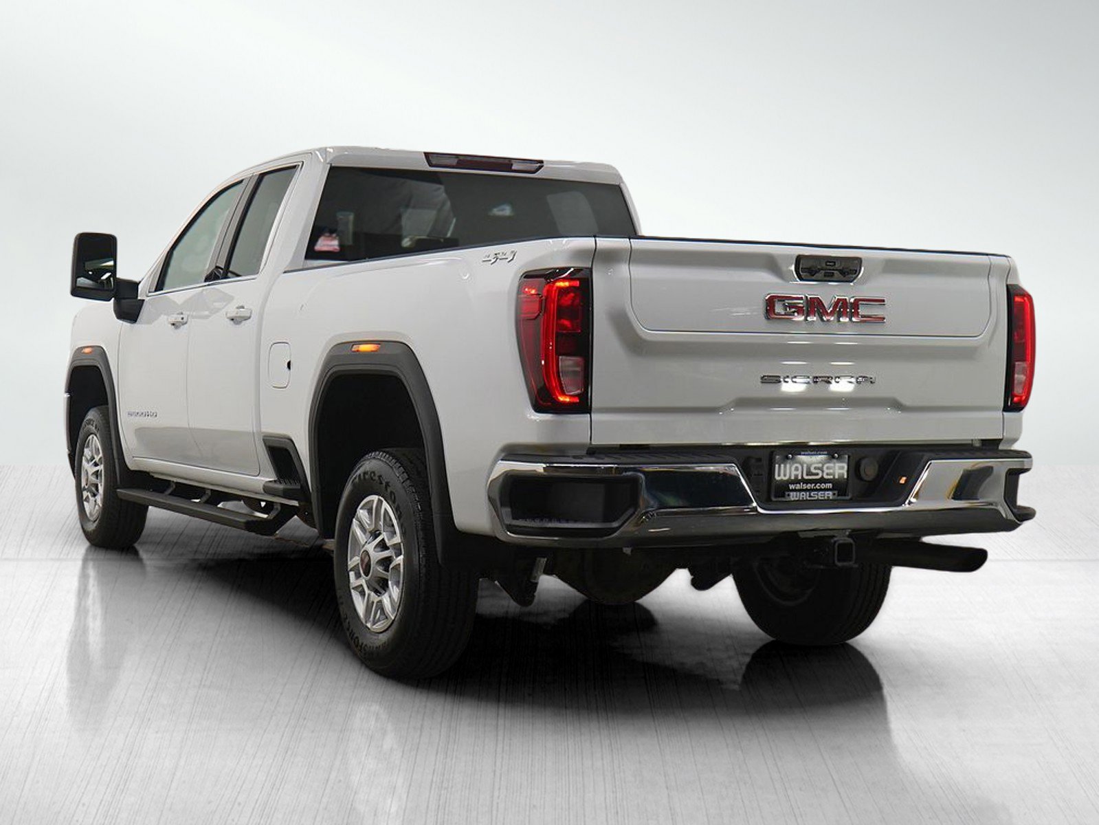 Used 2023 GMC Sierra 2500 SLE w/ SLE Convenience Package image 3
