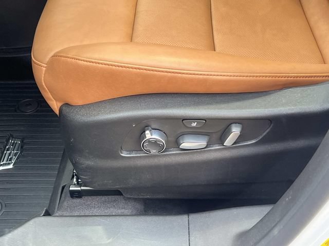 Certified 2024 Cadillac XT4 Premium Luxury AWD/4WD image 18