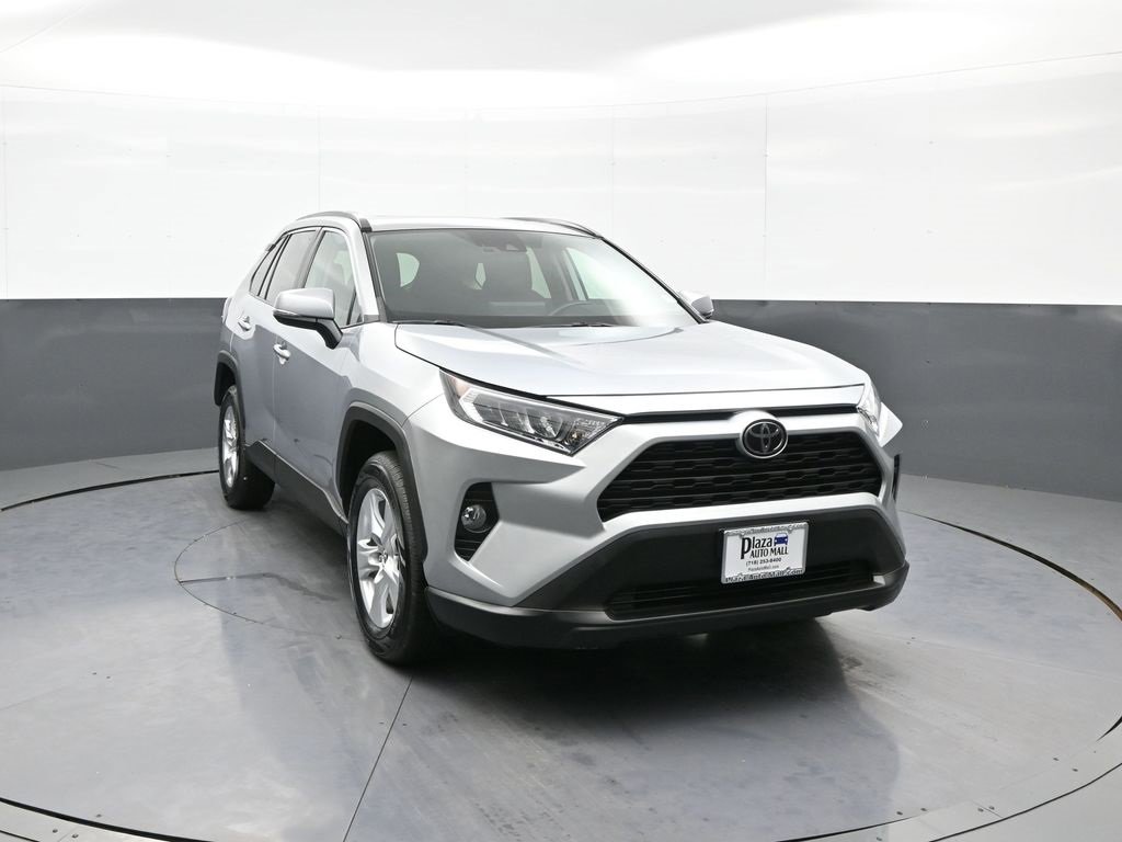 Used 2021 Toyota RAV4 XLE image 3