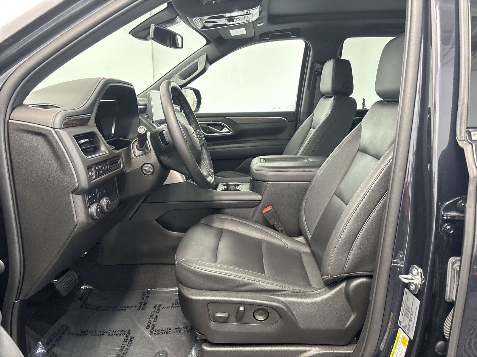Used 2022 Chevrolet Tahoe LT w/ Luxury Package AWD/4WD image 13
