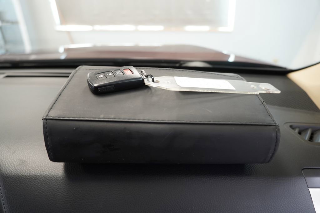 Used 2015 Toyota Highlander XLE image 39